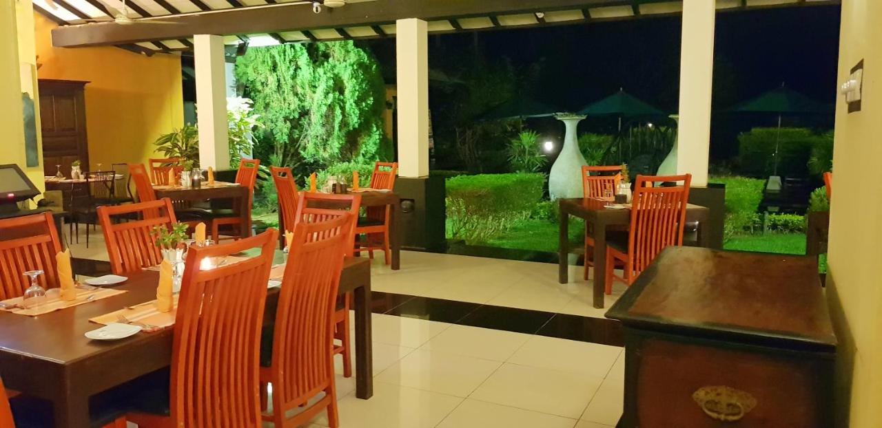 Flower Garden Lake Resort Tissamaharama Exterior photo