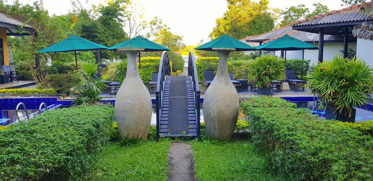 Flower Garden Lake Resort Tissamaharama Exterior photo